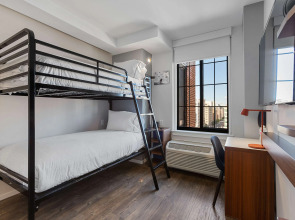 Motto by Hilton Washington DC City Center