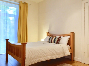 Spacious Leith Flat
