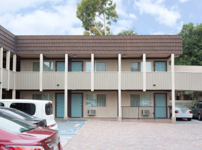Costa Mesa Inn