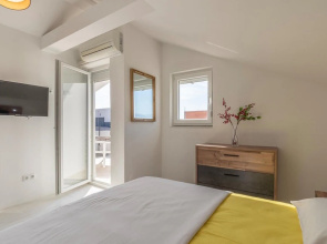 Awesome Home in Razanac With 4 Bedrooms, Wifi and Outdoor Swimming Pool