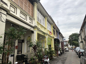 Chateau One - Hostel
