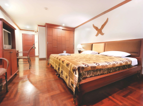Royal Ivory Sukhumvit Nana