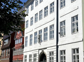 Christianshavn Canalside Luxury Apartment