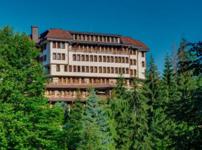 Shiroka Laka Hotel