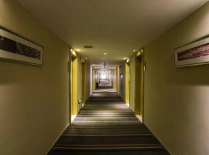 CC Inn Yueyang Baling Diddle Road Walking Street