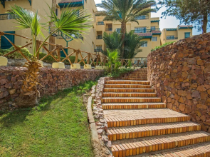 Eagles Downtown Zahabia & Beach Resort