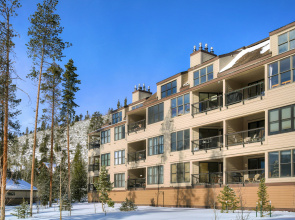 Aspen Ridge Condominiums by Vail Resorts