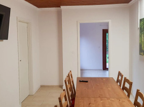 Tolstov-Hotels Beautiful 6 Room Villa with Garden
