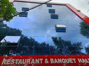 Hotel Rekha International