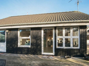 Attractive Holiday Home at Beachfront in Jutland