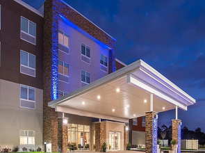 Holiday Inn Express & Suites West Melbourne by IHG