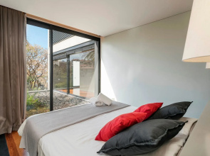 Elevator, heated pool, A/C, state of the art holiday property | SkyLounge