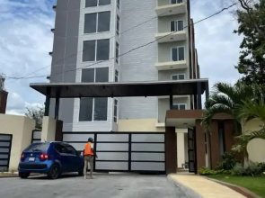 Modern Luxury 1BR Condo in Kingston