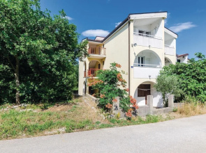 Amazing Home in Hodilje With Wifi and 2 Bedrooms