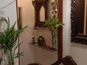 Beautiful and cosy 2 bhk flat near airport