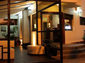 Travel International Hostal - Cafe