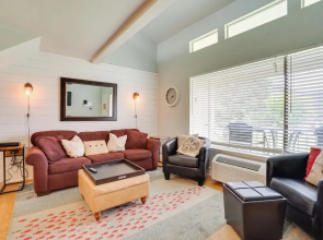 Lovely Crescent Bar Condo w/ Community Amenities!