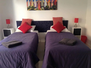 Villa Garfield Surfers Paradise