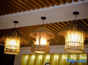 Yining Silk Road Pastoral Song Chenwai City Hotel