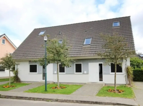 Cottage in Muritz Park Near 1,000 Lakes
