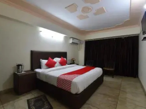 Sandalee Comforts by OYO Rooms