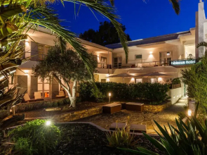Hibiscus Hotel Residence