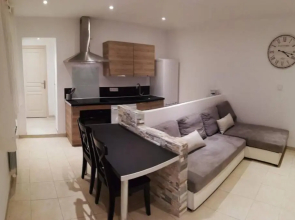 Appartement T2 Rez de villa proche bord de mer