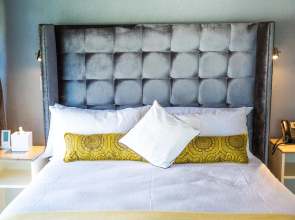 TshiBerry Bed & Breakfast