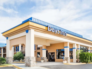 Days Inn Hendersonville