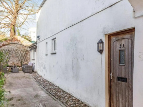 Lovely Period Cottage Sleeps 4 Resting in Torquay