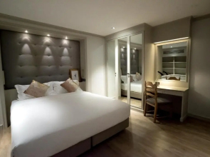 Thea, Executive Suite Serviced Apartment in Ekamai