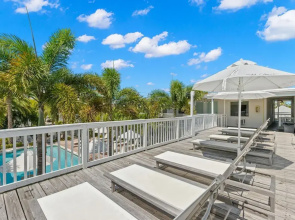 Stunning 2BR Suite, Just Steps to the Beach