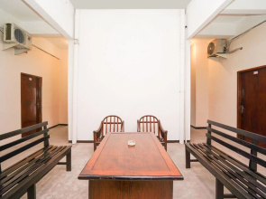 OYO 1374 Semampir Residence At Ahmad Yani
