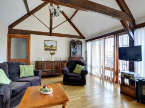 Cozy Holiday Home in Berriew near River Rhiw