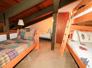 Discovery 4 #152, Loft, Pet Ok