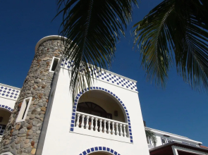 Squares Beachfront Apartments