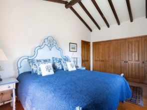 Rosa Estates The Farmhouse & Stables