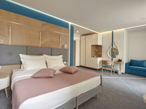 City Nest Modern & Cozy Suites