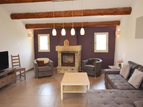 Spacious Holiday Home with Swimming Pool in Montaulieu