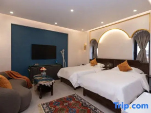 Yining Floating Life Homestay (Yining Airport & Railway Station Branch)