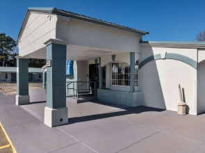 Americas Best Value Inn & Suites