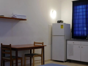 Orange Rembrandt Studio Apartments