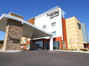 Fairfield Inn & Suites London