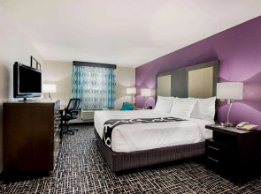 La Quinta Inn by Wyndham West Long Branch/NJ Shore Area