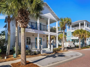 Great Family Home in Seacrest; Resort Pool + Beach Shuttle