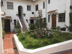 El Cortijuelo. Magnificent triplex terraced house with rooftop of 18m2, overlooking the sea. Parking