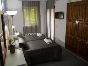 Olive Press Hotel & Apartments