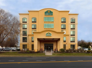 Wingate Inn Garden City