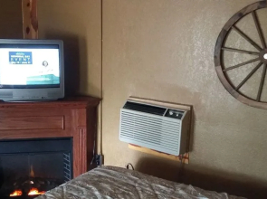 Headwaters Motel