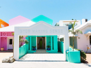 Jet Flamingo Villas